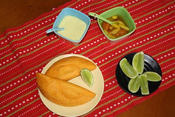 Empanada de maíz con carne y papa