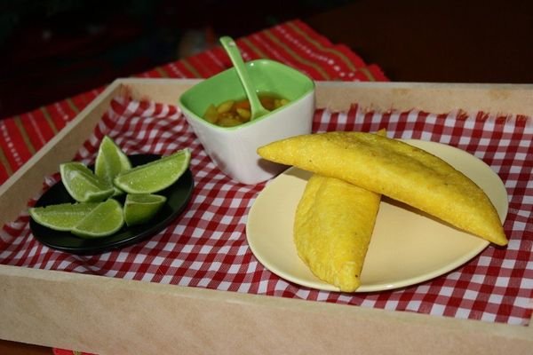 Empanada de maíz solo pollo